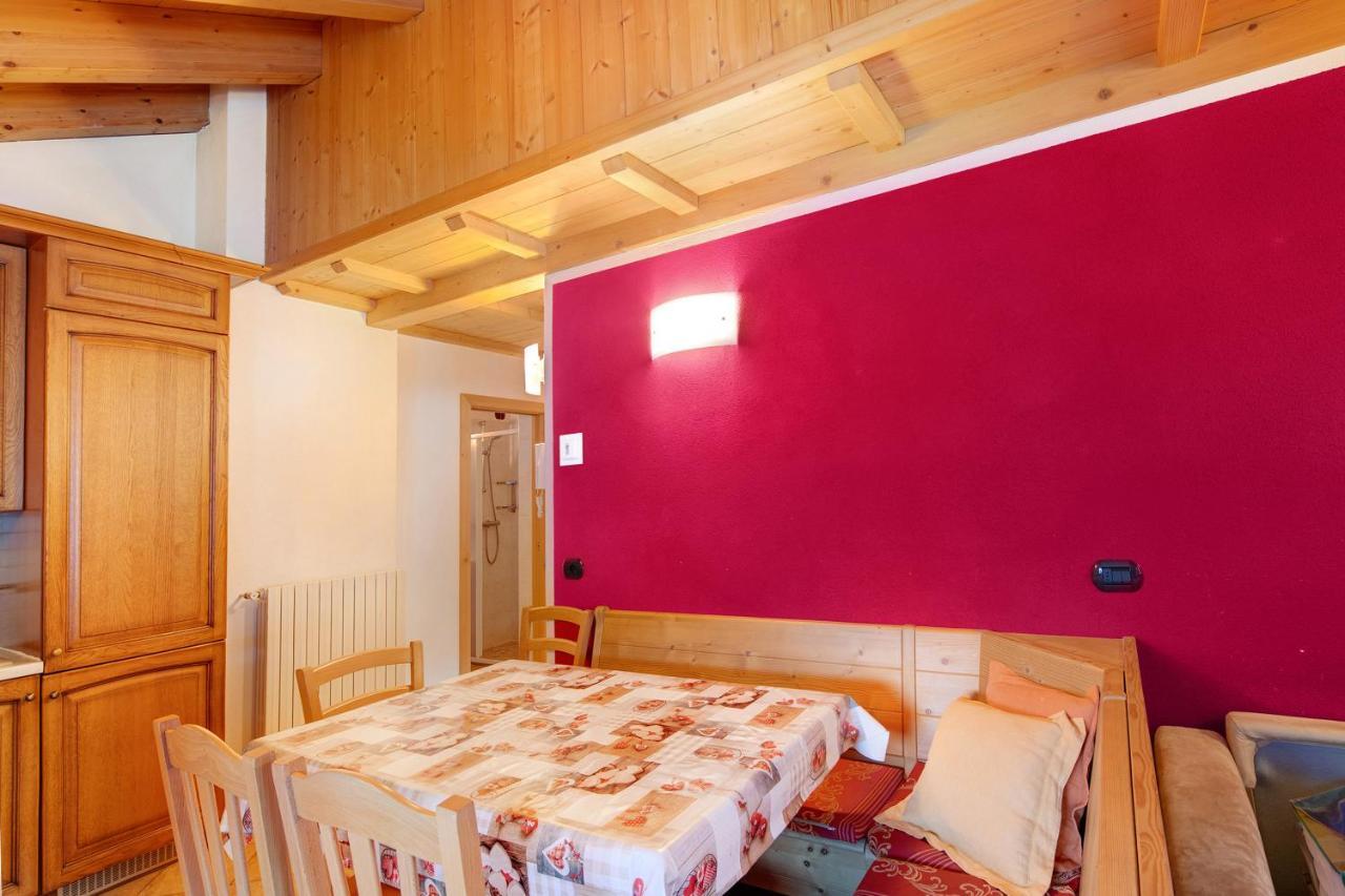 Rosso Al Bait Da Giulio Apartment Livigno Exterior photo